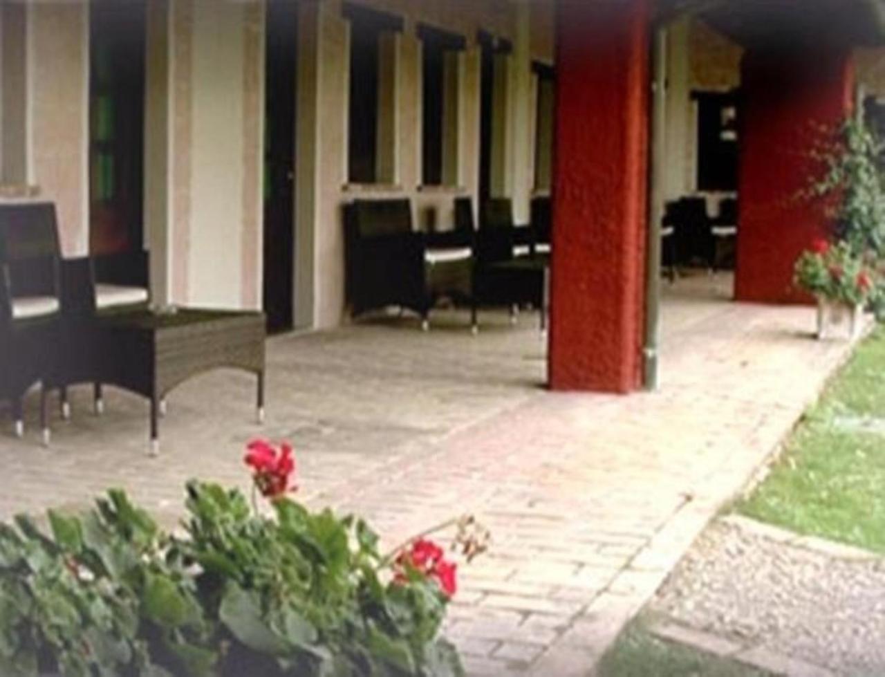 Il Poggio Dei Pettirossi Bevagna Exterior foto