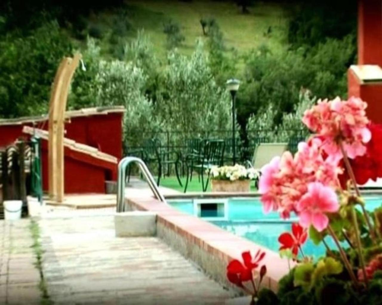 Il Poggio Dei Pettirossi Bevagna Exterior foto