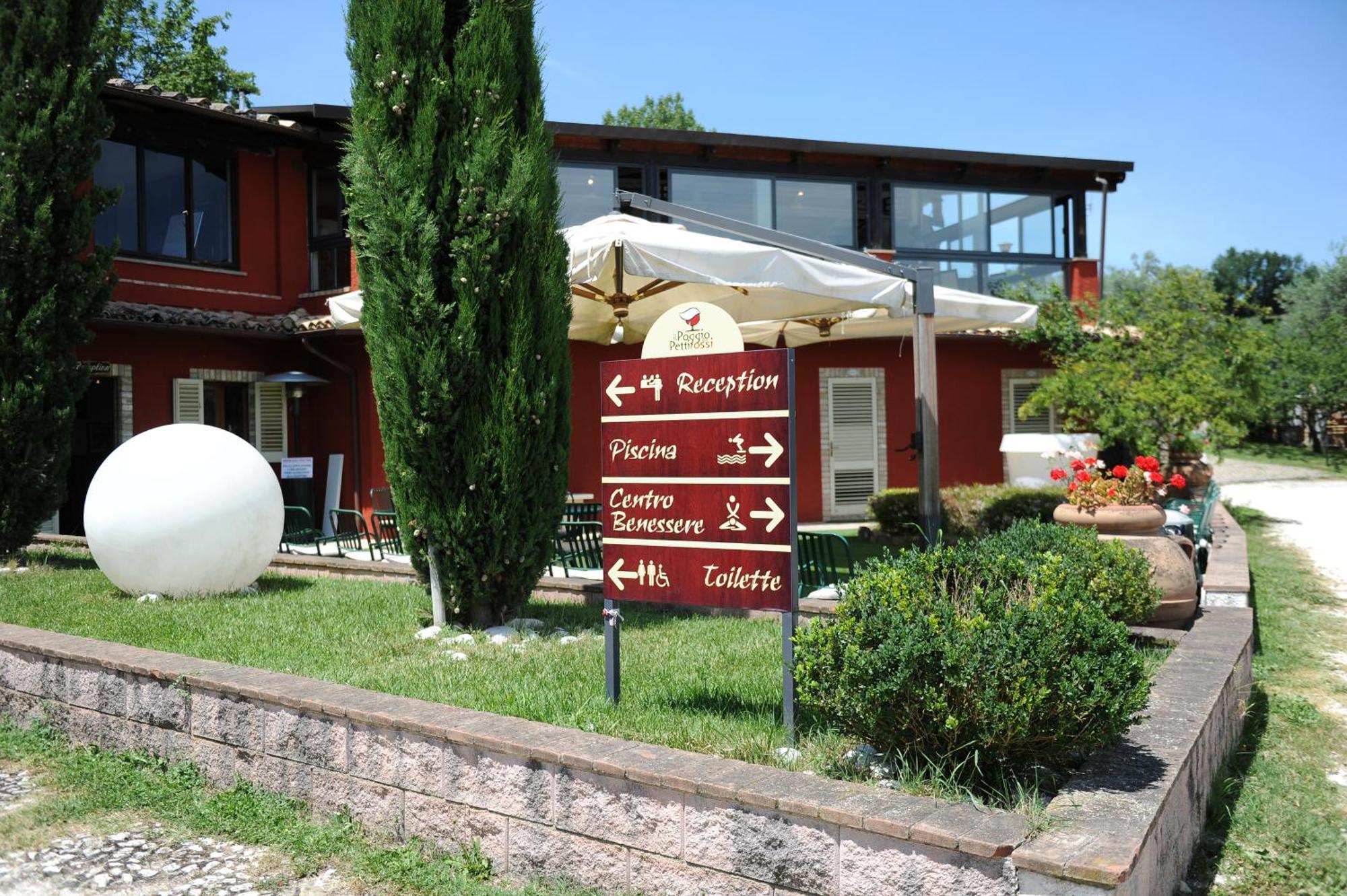 Il Poggio Dei Pettirossi Bevagna Exterior foto